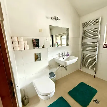 Gallery View Apartment